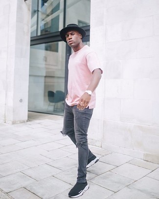 Comment porter un chapeau noir pour un style relax