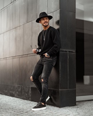 Comment porter un chapeau noir pour un style relax