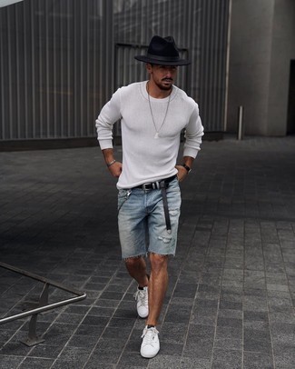 Comment porter un chapeau noir pour un style relax