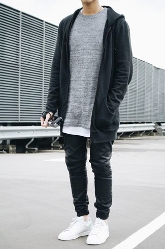 Comment porter un sweat à capuche noir