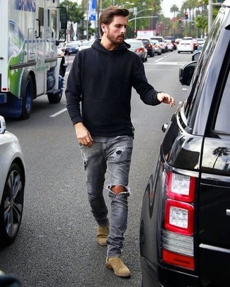 Comment porter un sweat à capuche noir