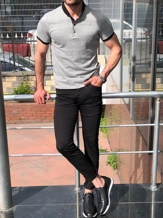 Un polo à porter avec un jean noir