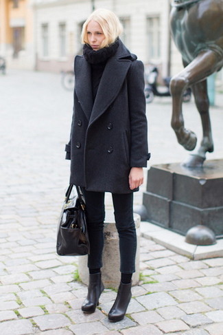 Comment porter un pull à col roulé en tricot noir