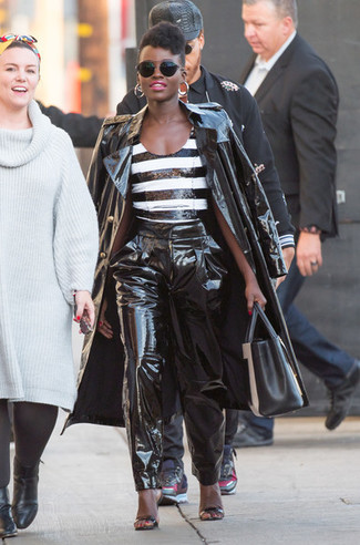 Comment porter un trench en cuir noir