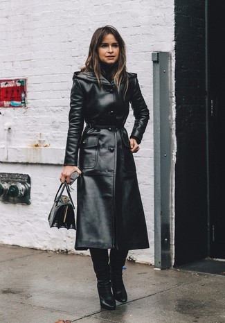 Comment porter un trench en cuir noir