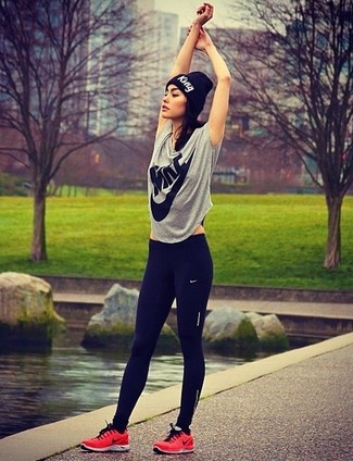 Comment porter des leggings noirs en automne