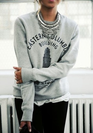 Comment porter des leggings noirs pour un style relax au printemps