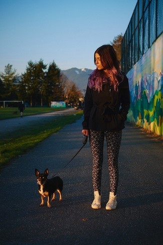 Comment porter des leggings noirs à 30 ans