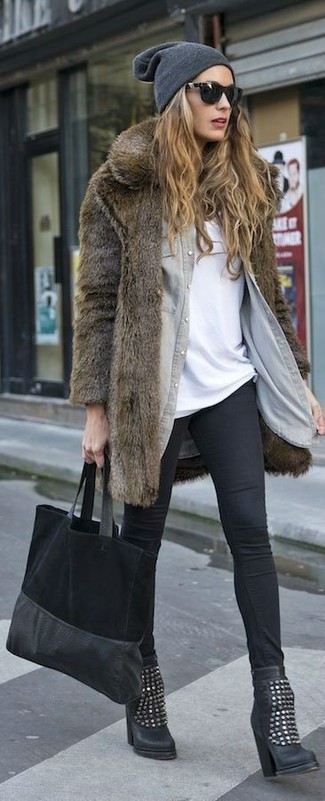Comment porter des leggings noirs quand il fait froid à 30 ans