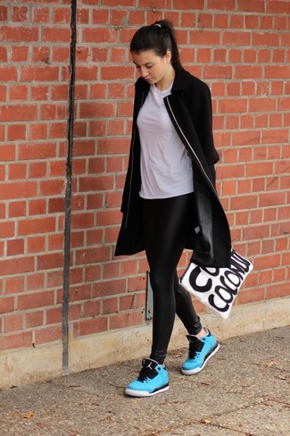 Comment porter des leggings noirs pour un style relax quand il fait froid à 30 ans