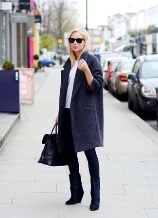 Comment porter des leggings noirs quand il fait froid à 30 ans