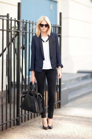 Comment porter un collier noir