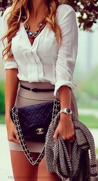 Comment porter un collier noir