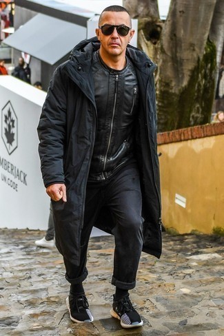 Un jean à porter avec une parka noire quand il fait froid après 40 ans