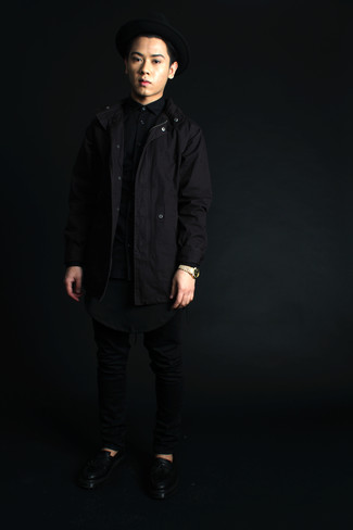 Comment porter une parka noire en automne