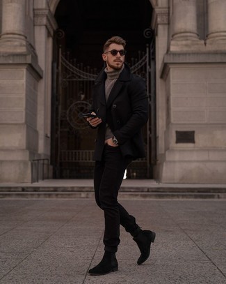 Un pull à col roulé à porter avec un caban noir
