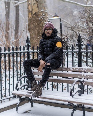 Comment porter une doudoune noire pour un style relax quand il fait froid