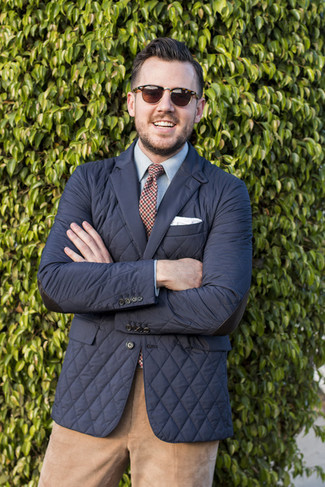 Comment porter un blazer matelassé noir