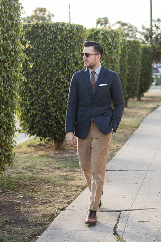 Comment porter un blazer matelassé noir