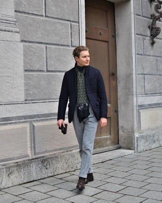 Comment porter un blazer matelassé noir
