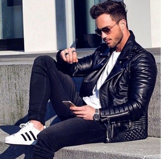 Comment porter une veste motard en cuir matelassée noire