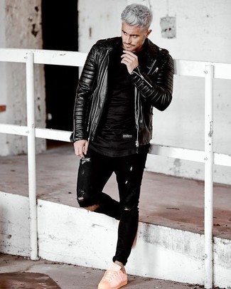 Comment porter une veste motard en cuir matelassée noire