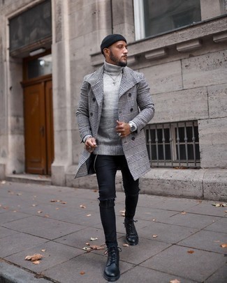 Comment porter un jean skinny déchiré noir avec des bottes de loisirs en cuir noires