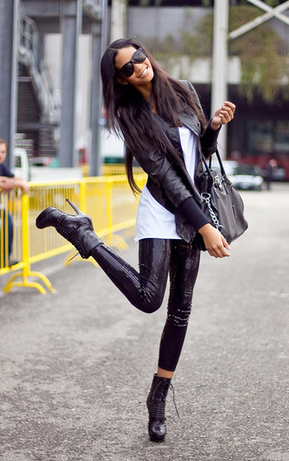 Comment porter des leggings pailletés noirs