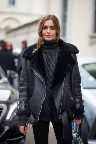 Comment porter une veste en peau de mouton retournée noire