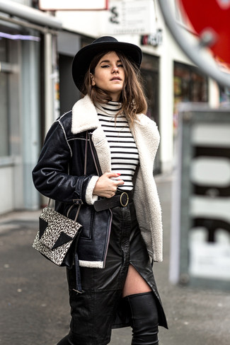 Comment porter une veste en peau de mouton retournée noire