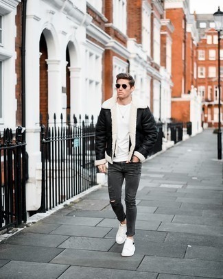 Comment porter une veste en peau de mouton retournée noire pour un style relax quand il fait frais