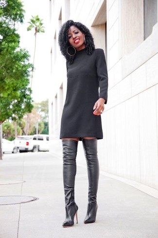 Comment porter une robe droite noire