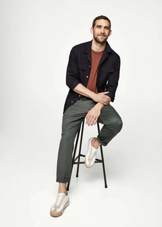 Comment porter une veste-chemise noire