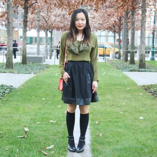 Comment porter une jupe patineuse noire