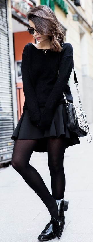 Comment porter une jupe patineuse noire