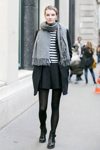 Comment porter une jupe patineuse noire