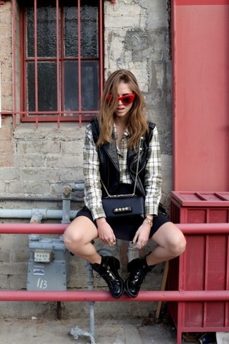 Comment porter une jupe patineuse noire