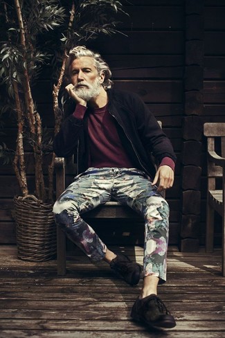 Comment porter une veste en daim noire au printemps