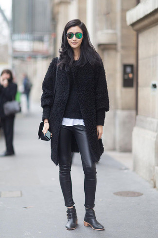 Comment porter un manteau texturé noir