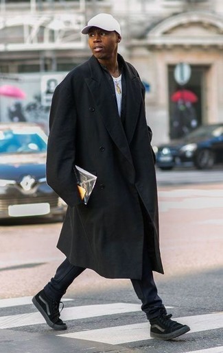 Comment porter un trench noir avec un jean noir