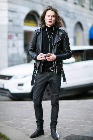 Un jean à porter avec un pull à col roulé noir