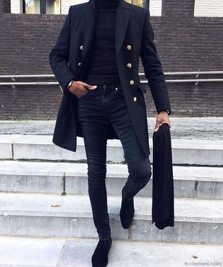 Un jean à porter avec un pull à col roulé noir