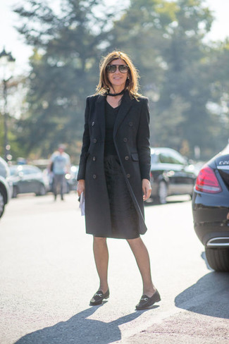 Comment porter un pull à col en v noir