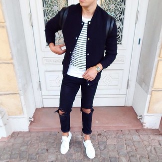 Comment porter une veste universitaire noire