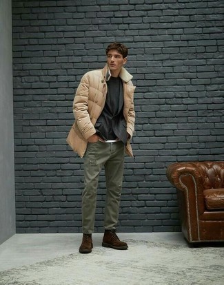 Comment porter une veste à rayures verticales noire quand il fait froid