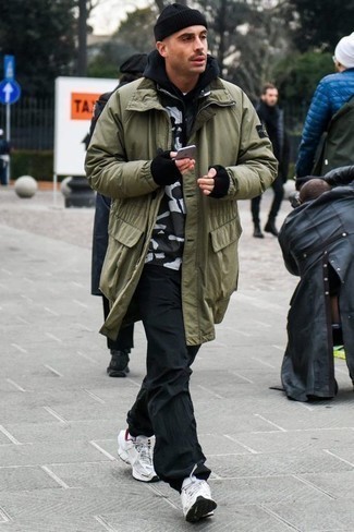 Comment porter un coupe-vent noir quand il fait froid