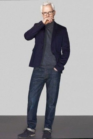 Un jean à porter avec des chaussures richelieu bleu marine: Porte un blazer bleu marine et un jean pour aller au bureau. Jouez la carte classique pour les chaussures et choisis une paire de chaussures richelieu bleu marine.