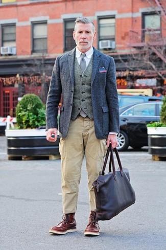 Comment porter un blazer avec un pantalon cargo