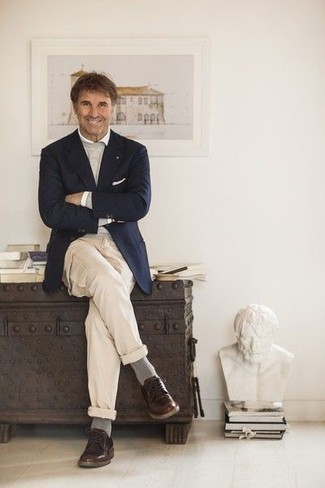 Comment porter un blazer avec un pantalon cargo