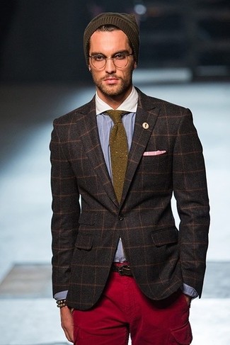 Comment porter un blazer avec un pantalon cargo à 30 ans